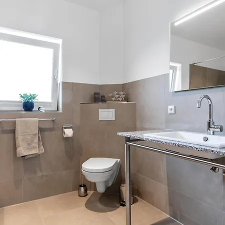 Wellness- Doppelhaushaelfte 